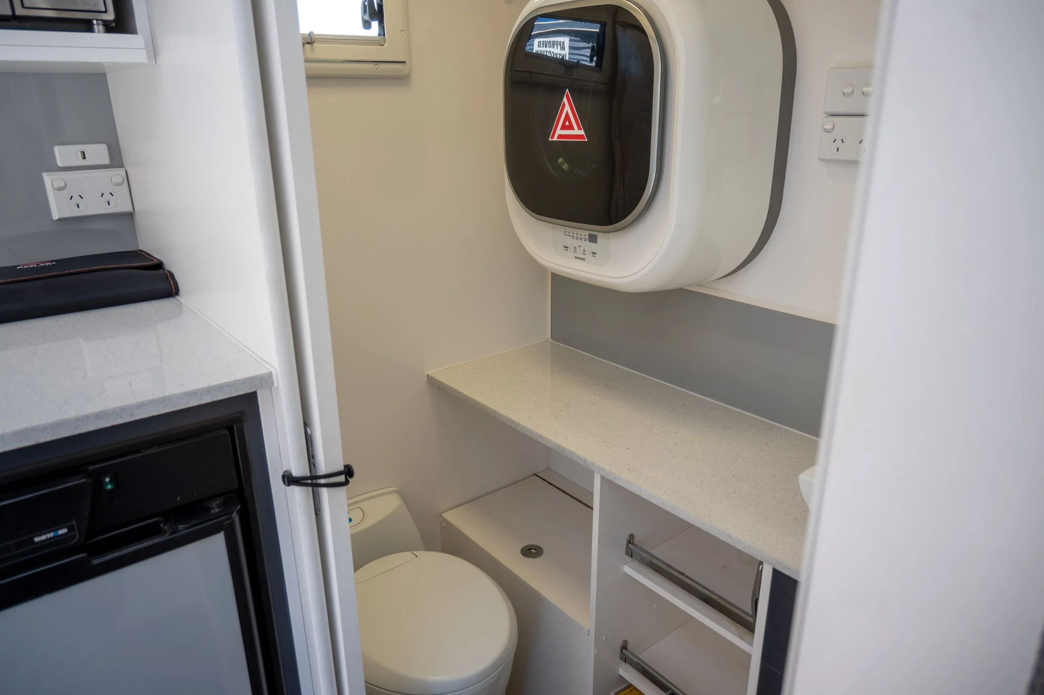 2019 New Age Manta Ray 18ft - Image 14