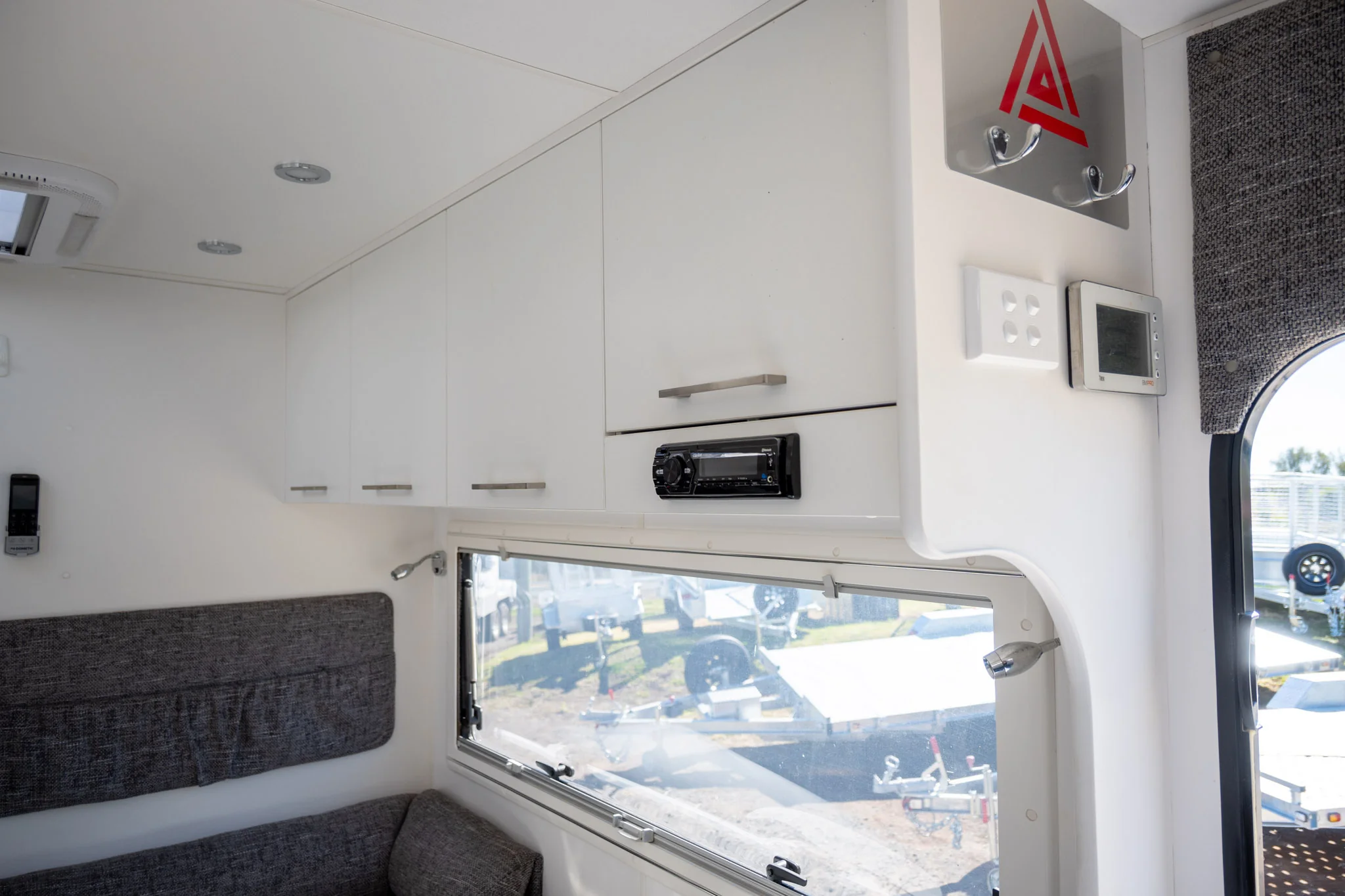 2019 New Age Manta Ray 18ft - Image 15