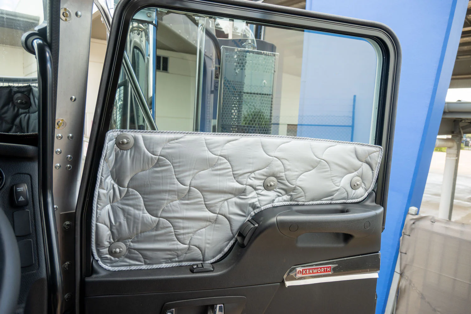 Solar Screens for MACK Trident - Image 7