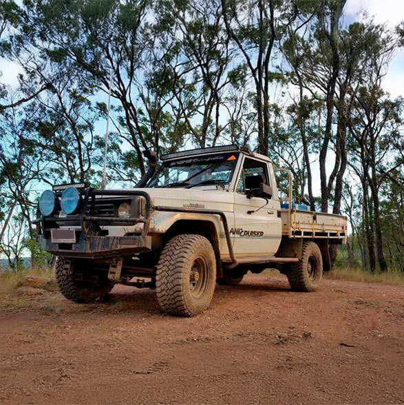 Toyota Landcruiser 75 Series 50″ Curved Windscreen Mounting Bracket - Image 4